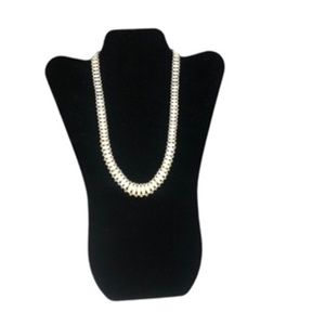 No Name Brand Silver Tone Pearl Colored Beads Bib Necklace 18"